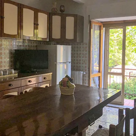 Dom wakacyjny In With House A Panoramic View Sestino